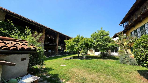 Vendita Tenuta complesso da 410 mq in Via Roma con giardino - Foto 3