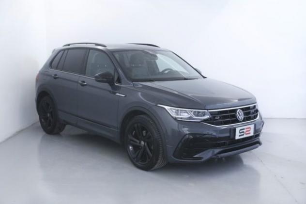 VOLKSWAGEN Tiguan 2.0 TDI 150 CV SCR DSG R-Line Black Pack/Matrix rif. 22640720 - Foto 3
