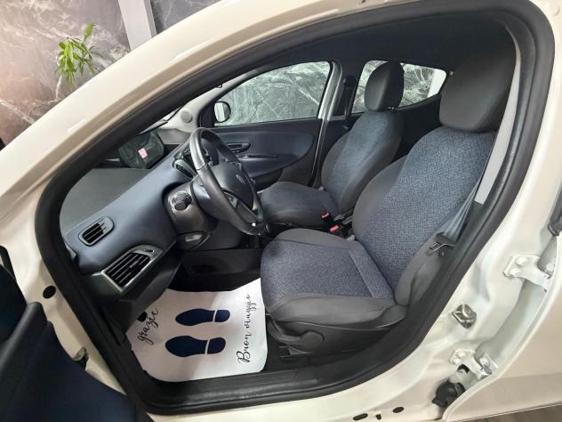 Lancia Ypsilon 1.0 FireFly 5 porte S&S Hybrid Gold - Foto 4