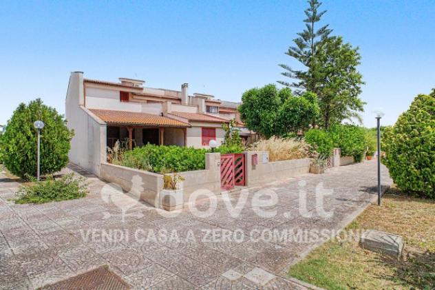 Villetta a schiera di 300 m² con più di 5 locali e box auto in vendita a Taranto