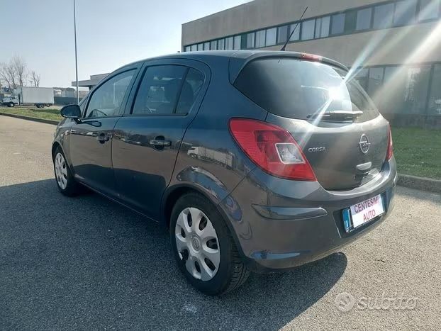 opel corsa benzina 1.2+ GPL - Foto 6