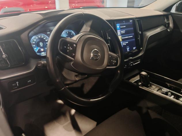 Volvo XC60 B4 automatico Momentum - Foto 7