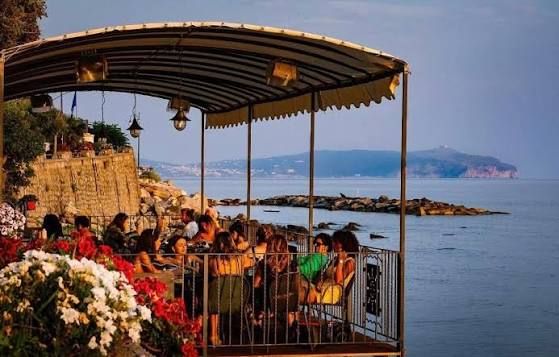Cameriere stagione estiva
