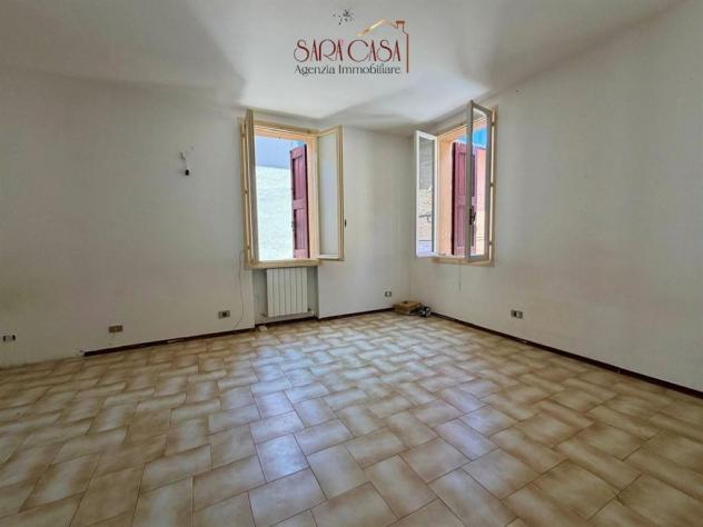 Appartamento disposto su due livelli in posizione centrale - Foto 7