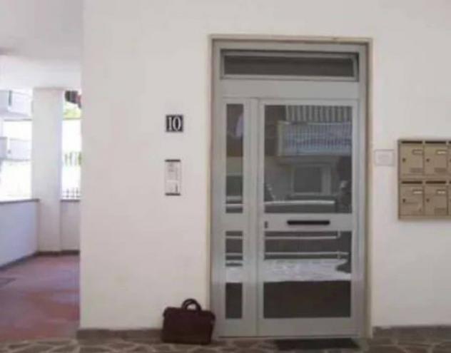 Immobile in asta di 130 m² con più di 5 locali e box auto in vendita a Pomezia - Foto 7
