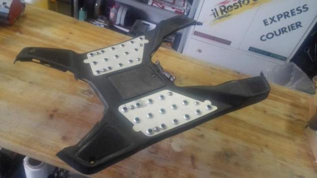 Plastica Carena pedana poggiapiedi Scooter Keeway F-act 50 2012