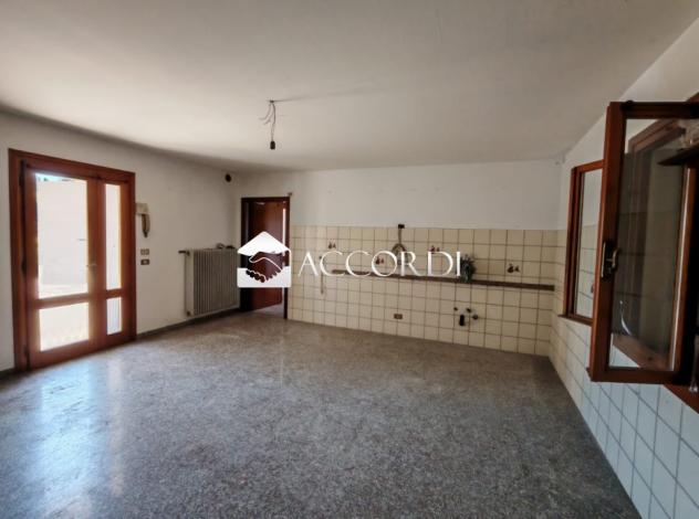 CASA INDIPENDENTE di 5 vani e di 450 mq (MUSSOLENTE) rif. BL068 - Foto 2