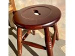 Sgabello rotondo in legno massello alto 45 centimetri