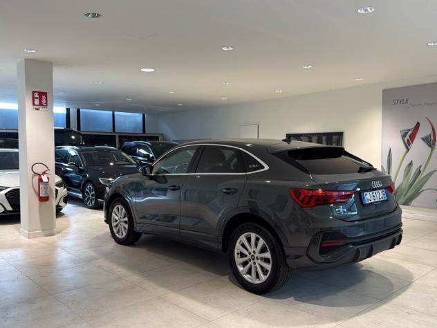 Audi Q3 SPB 45TFSIe PHEV S tronic Bus. Plus Navi LED 18” - Foto 6
