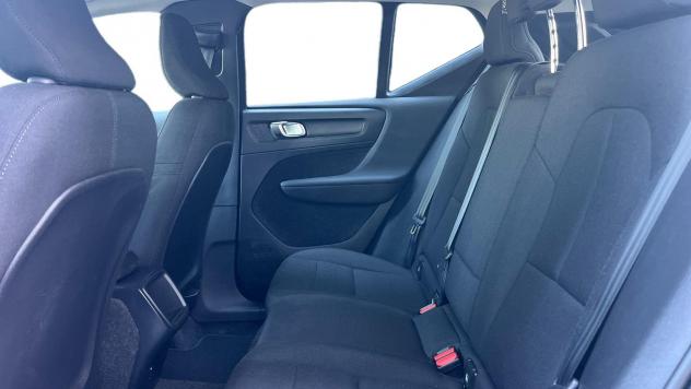 Volvo XC40 T2 automatico Momentum Core - Foto 7