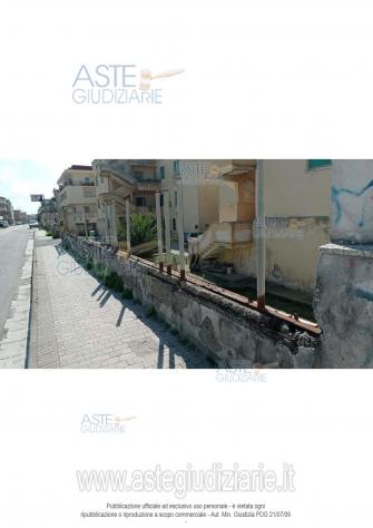 IMMOBILI-IMMOBILE RESIDENZIALE-Via Licola Mare n.75 - Foto 2