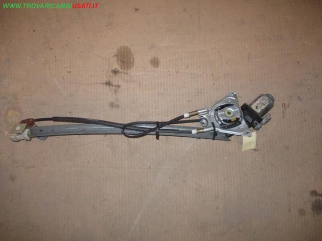 ALZACRISTALLO ELETTR.PORTA D. 2 FILI DX 3P CITROEN SAXO (S8)  Carrozzeria  Lamierati esterni  Porte  Alzacristallo por CITROEN - SAXO - 01-03-1996 - 0