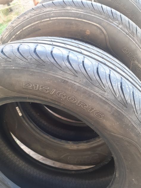 N° 4 pneumatici 215/60/R16 in ottime condizioni